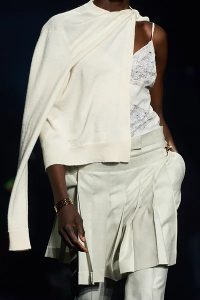 Look 34